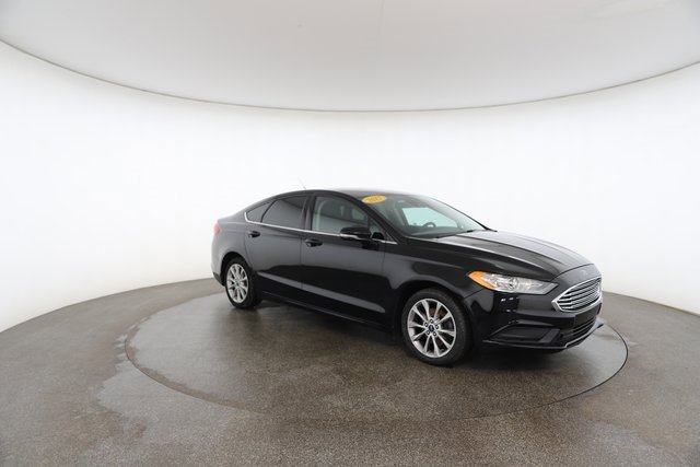 Used 2017 Ford Fusion SE image 26