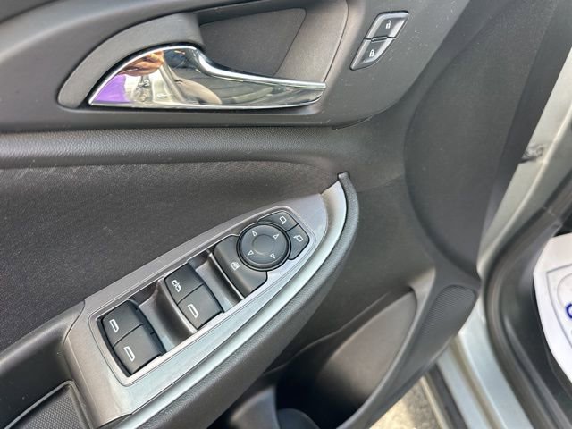 Used 2025 Chevrolet Malibu LT FWD image 9