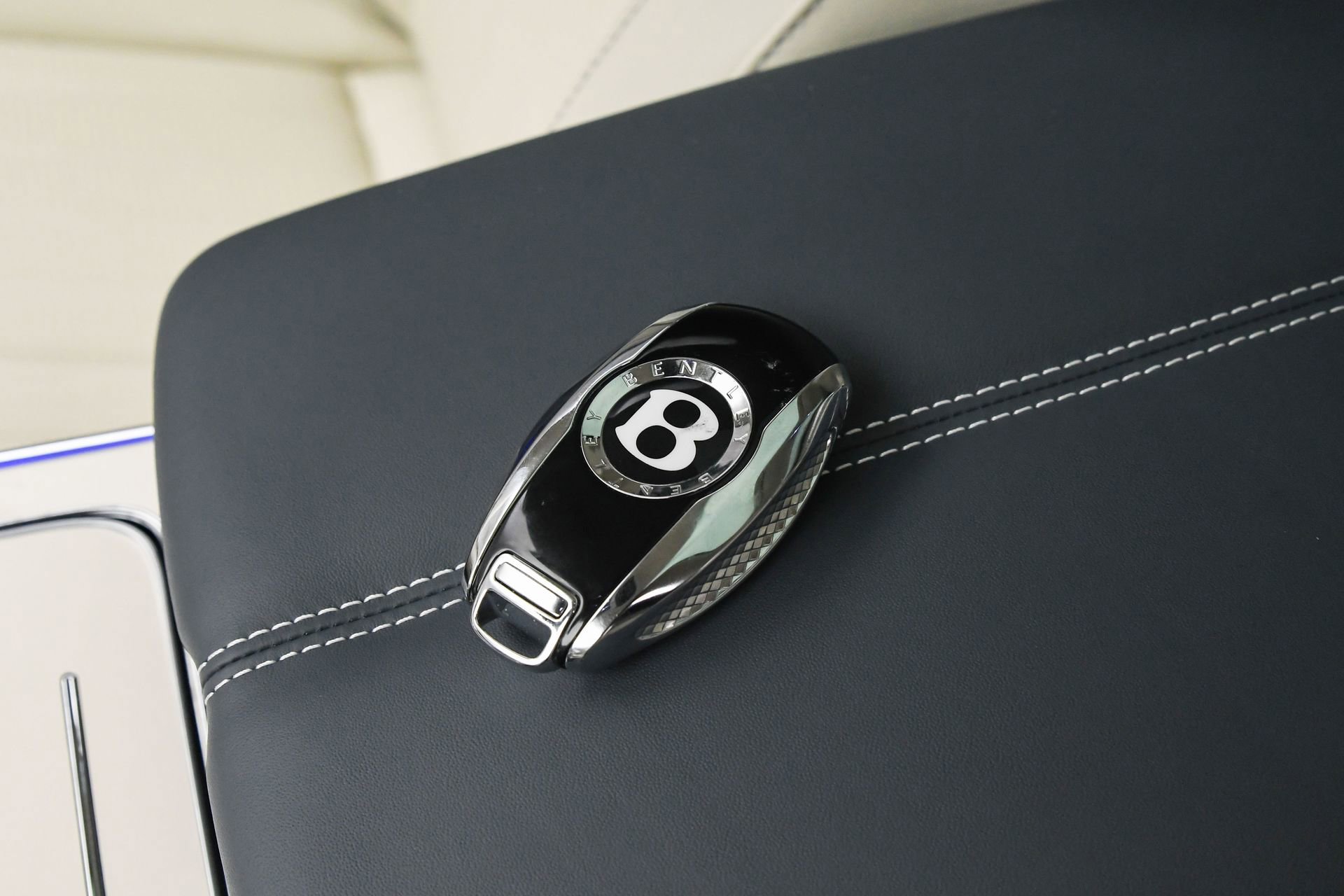 New 2026 Bentley Flying Spur Plug-In Hybrid AWD/4WD image 21