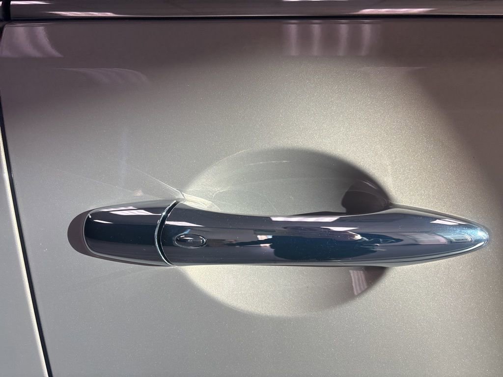 Used 2023 INFINITI QX80 Premium Select w/ All-Season Package image 11