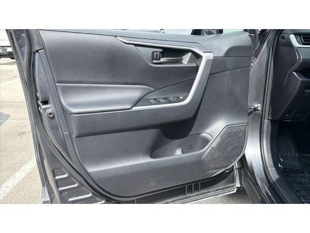 Certified 2025 Toyota RAV4 LE AWD/4WD image 13