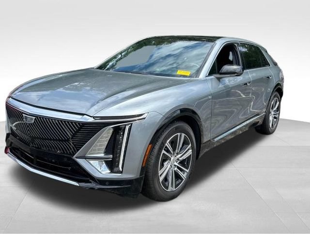 Used 2024 Cadillac Lyriq Luxury AWD/4WD image 2