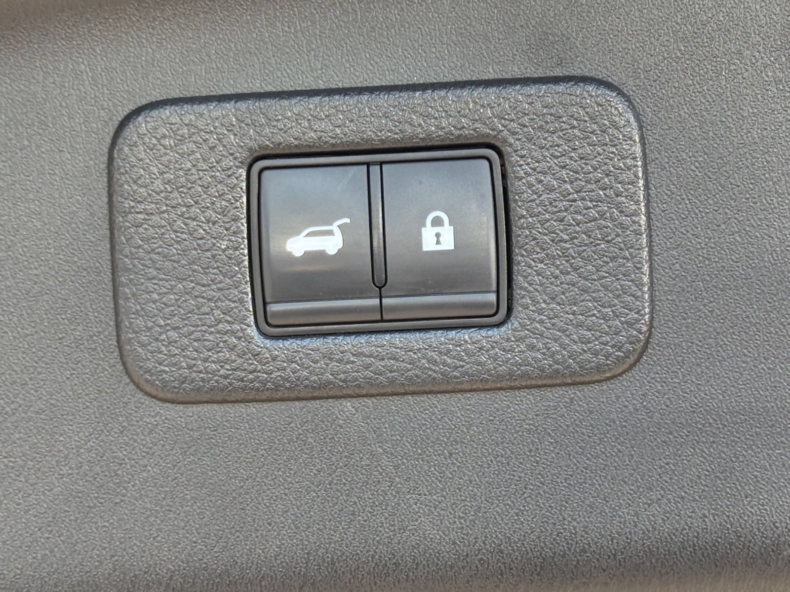 Used 2024 Nissan Armada SL RWD image 24