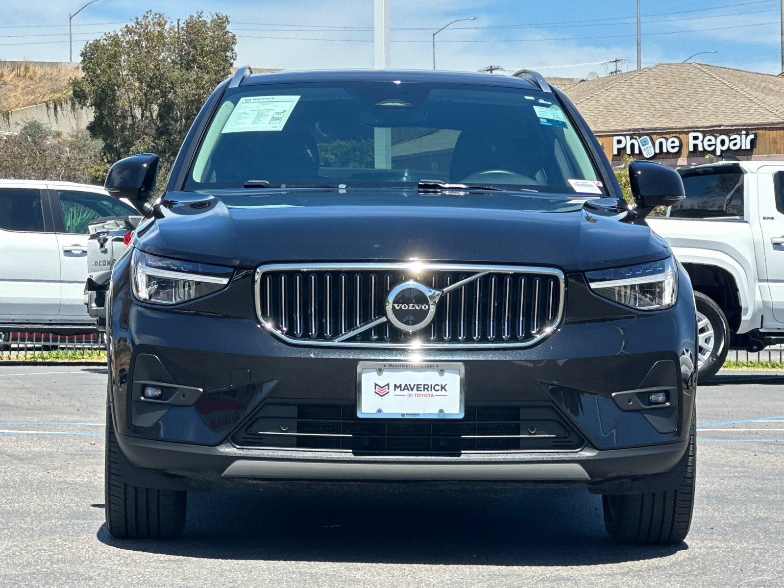 Used 2025 Volvo XC40 B5 Plus AWD/4WD image 7