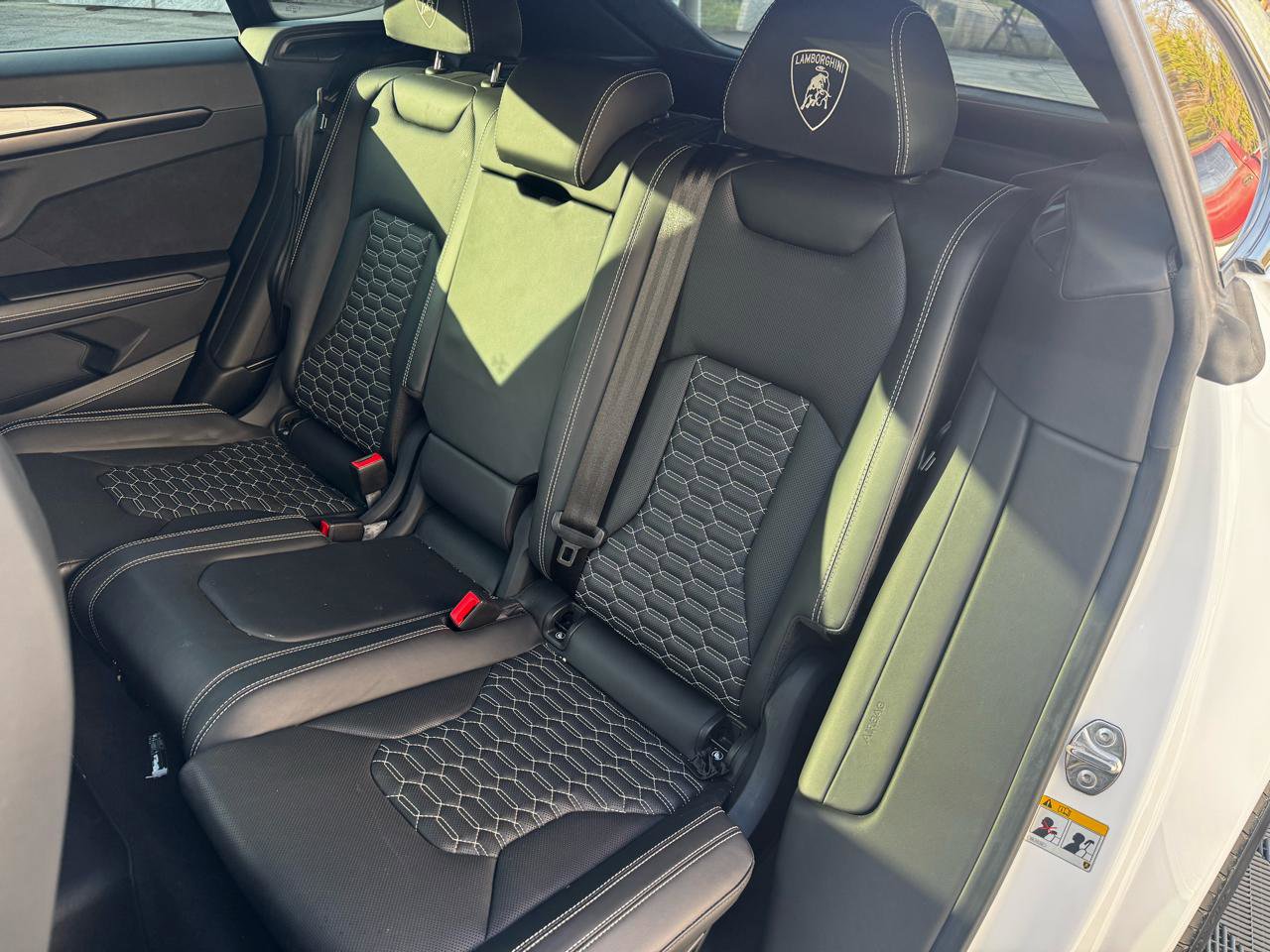 Used 2022 Lamborghini Urus image 32