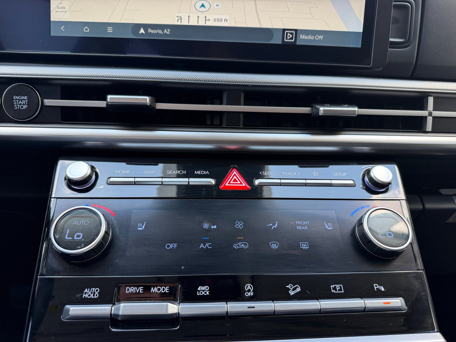 Certified 2025 Hyundai Santa Fe XRT AWD/4WD image 11