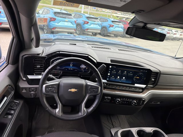 Used 2022 Chevrolet Silverado 1500 LT w/ Protection Package AWD/4WD image 13