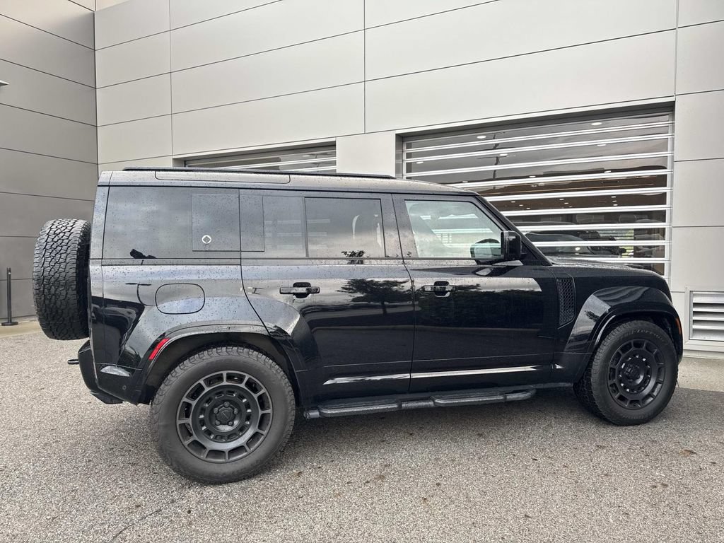 Certified 2026 Land Rover Defender 110 OCTA AWD/4WD image 7