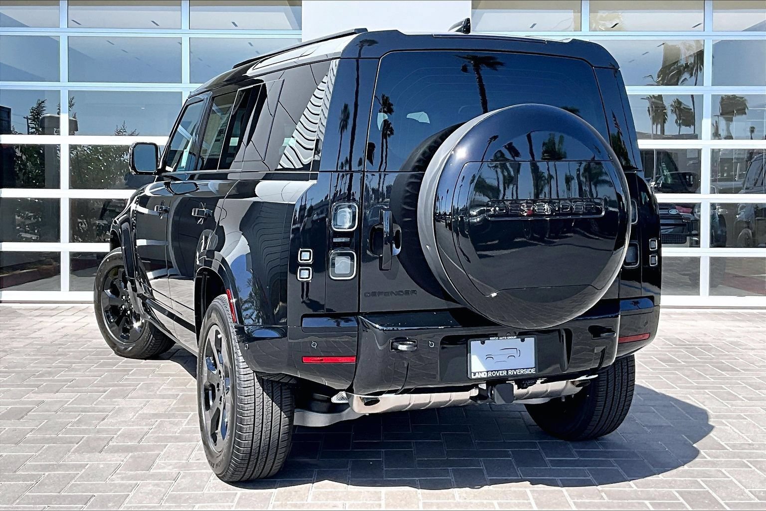 New 2026 Land Rover Defender 110 X-Dynamic SE AWD/4WD image 3
