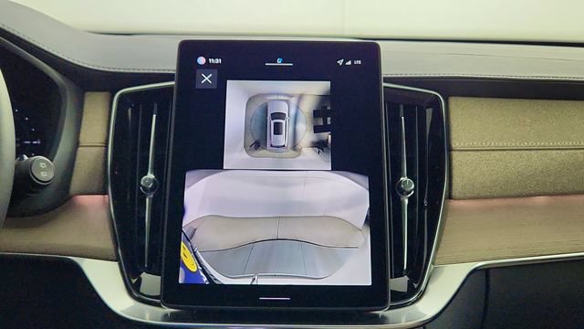 New 2026 Volvo XC90 T8 Plus w/ Protection Package Premier AWD/4WD image 19