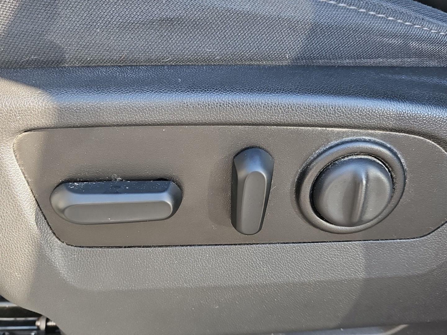 Used 2019 Chevrolet Silverado 1500 LT w/ All-Star Edition AWD/4WD image 17