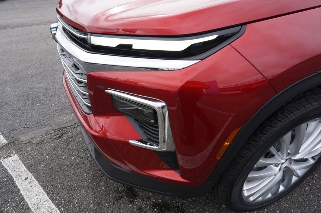 New 2025 Chevrolet Traverse LT w/ Driver Confidence Package image 11