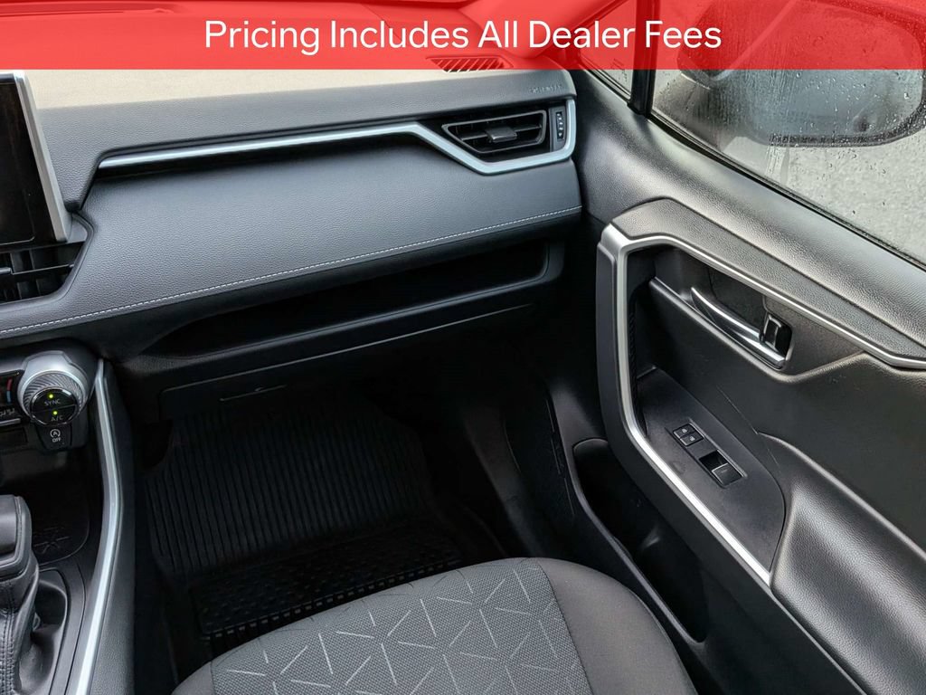 Used 2024 Toyota RAV4 XLE w/ Convenience Package FWD image 18