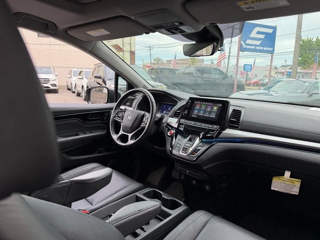Used 2023 Honda Odyssey Touring image 19