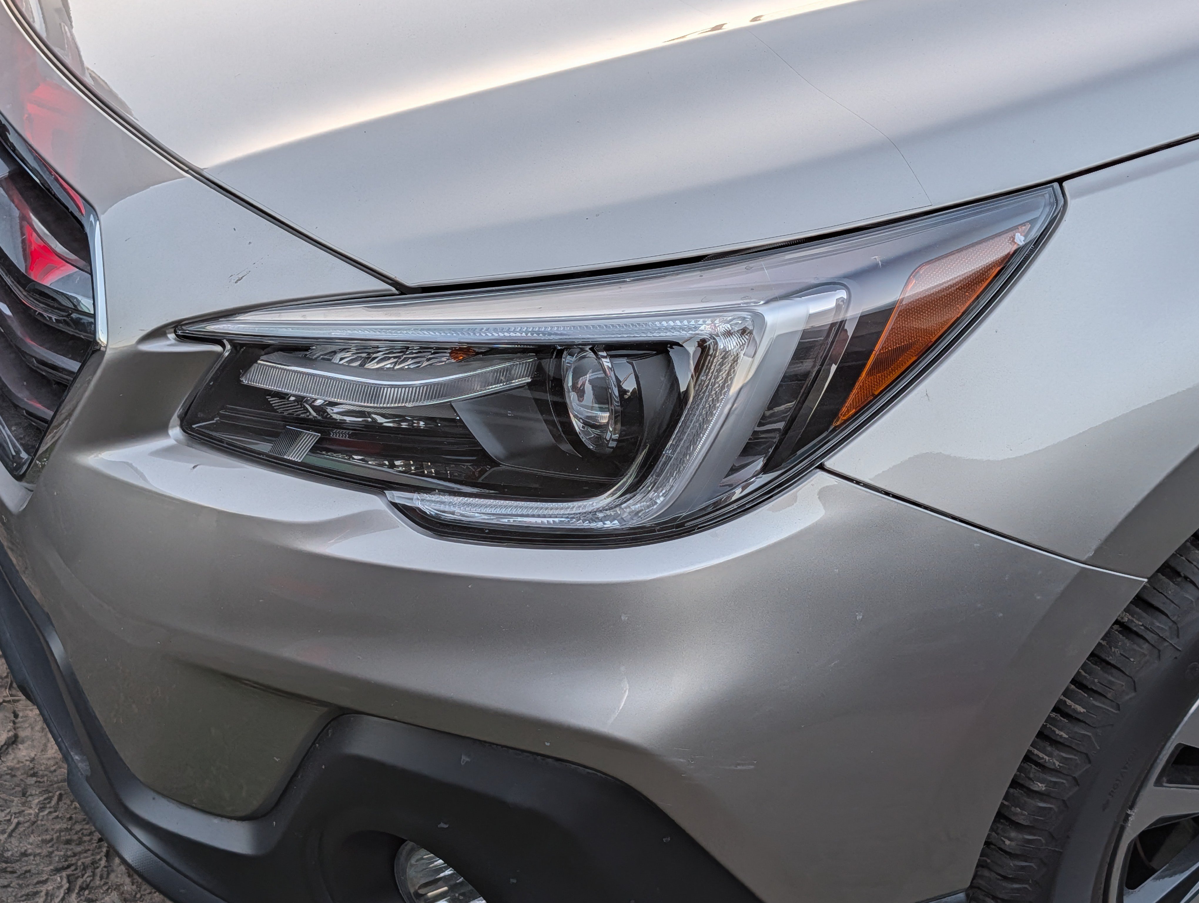 Used 2018 Subaru Outback 3.6R Limited AWD/4WD image 16