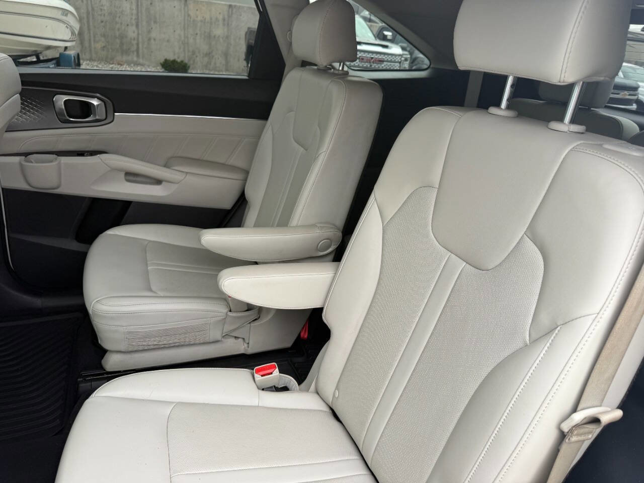 Used 2023 Kia Sorento SX image 19