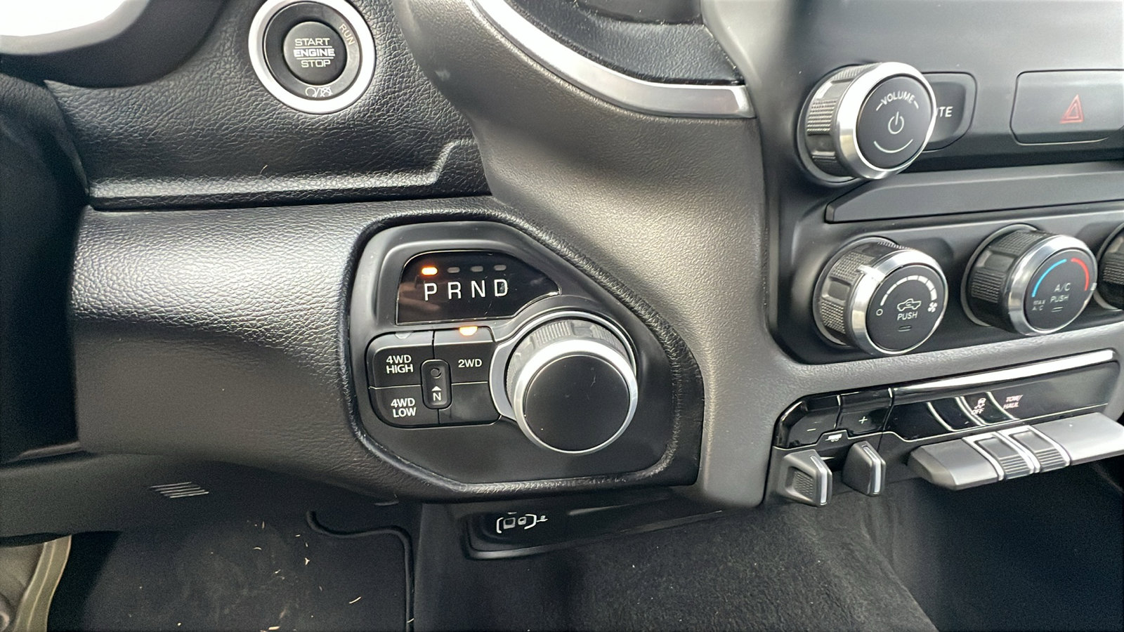 Used 2024 RAM 2500 Big Horn w/ Bed Utility Group image 31