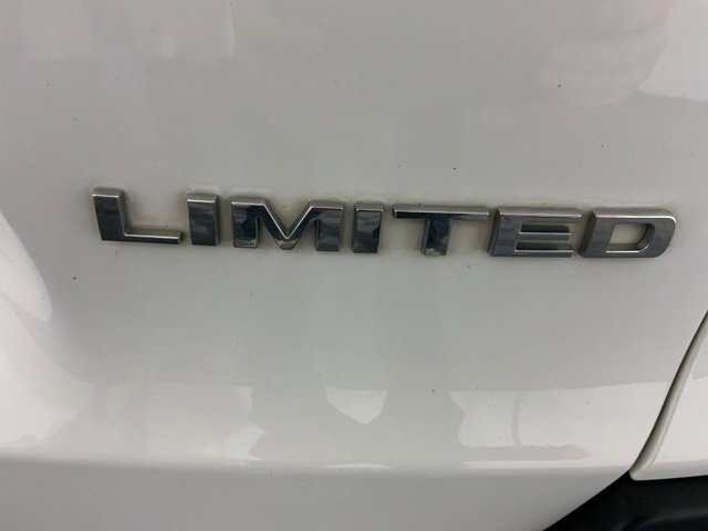 Used 2019 Jeep Cherokee Limited image 29