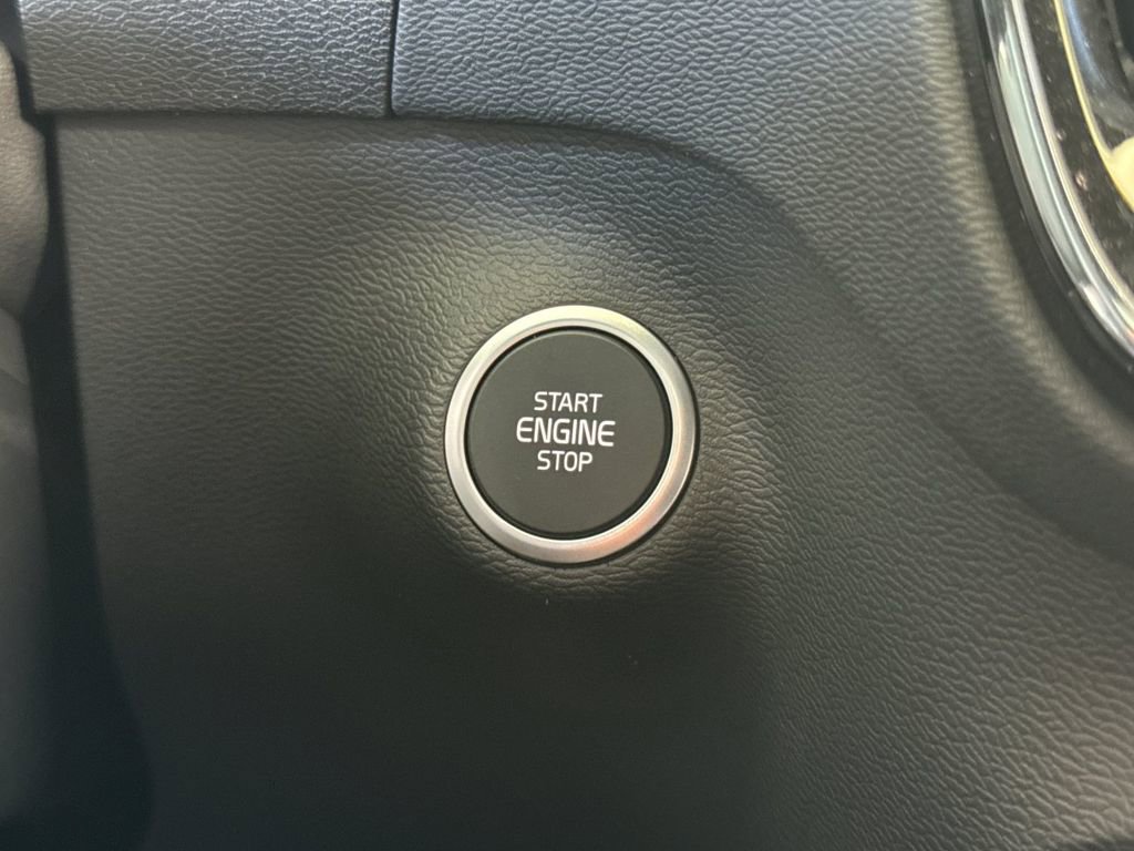 New 2026 Volvo XC40 B5 Ultra w/ Climate Package image 22