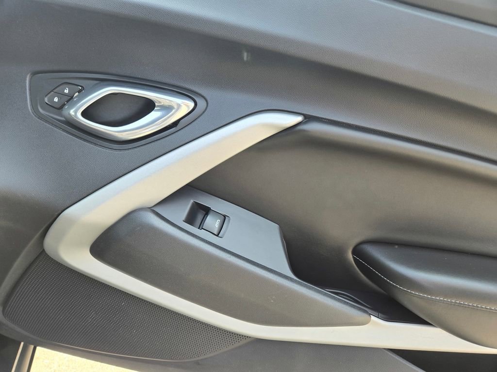 Used 2016 Chevrolet Camaro LT w/ RS Package image 8