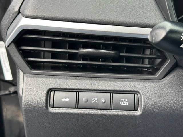 Used 2022 Nissan Altima 2.5 SV FWD image 22