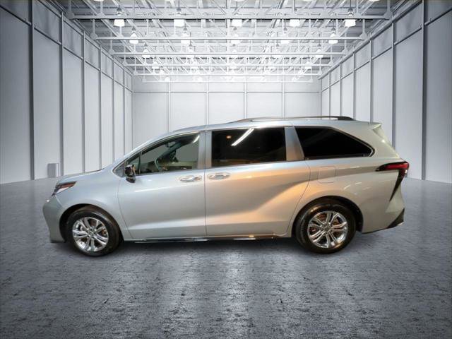 Certified 2022 Toyota Sienna XSE image 8