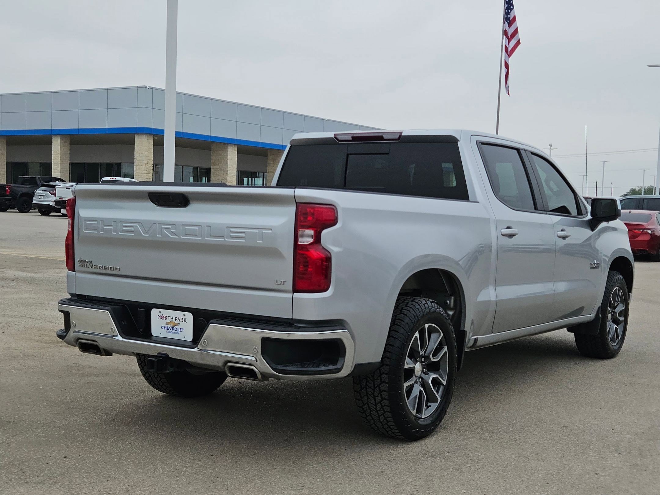 Used 2022 Chevrolet Silverado 1500 LT w/ Texas Edition Plus AWD/4WD image 3