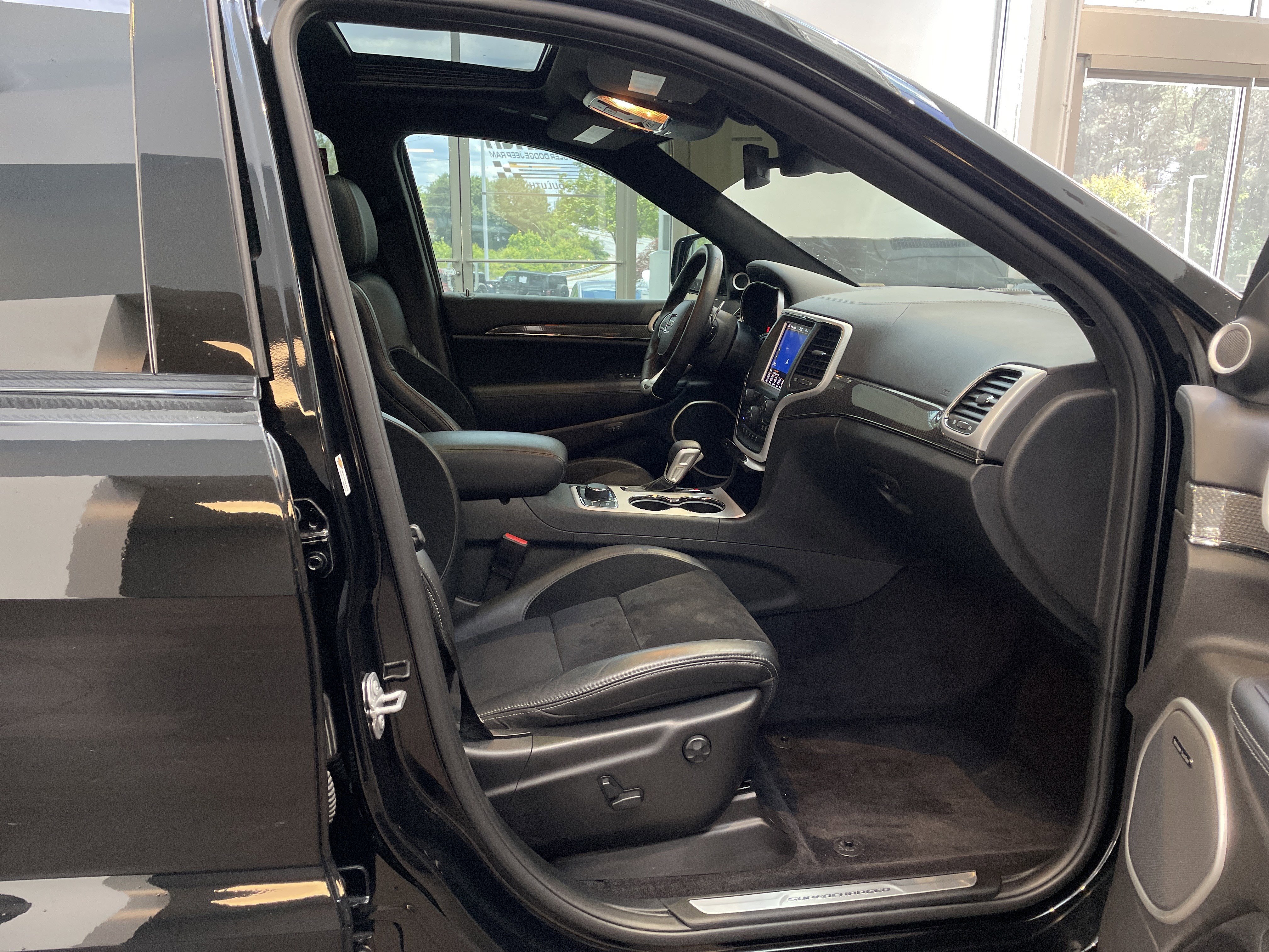 Used 2018 Jeep Grand Cherokee Trackhawk AWD/4WD image 38