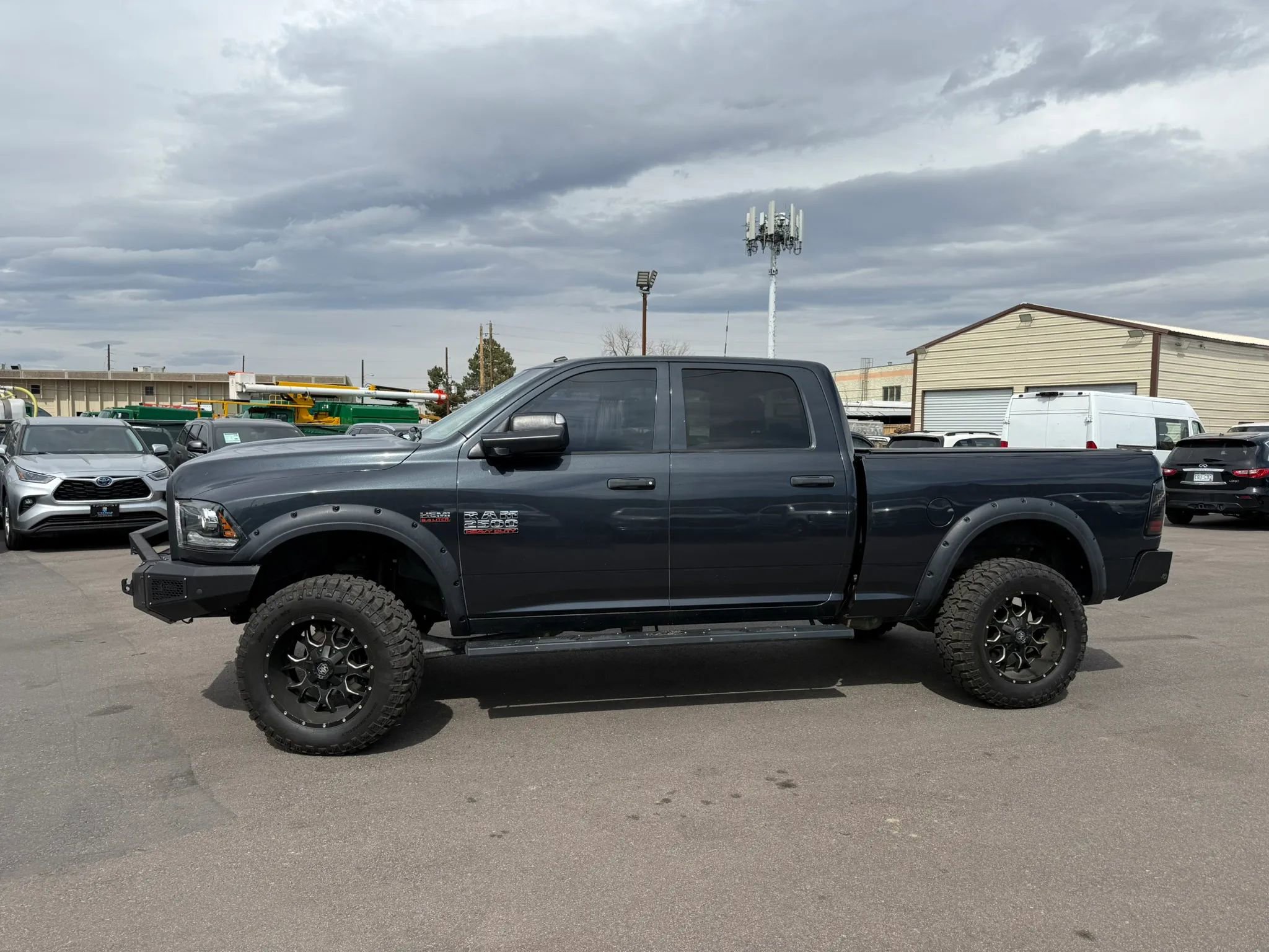 Used 2015 RAM 2500 Tradesman w/ Chrome Appearance Group AWD/4WD image 3