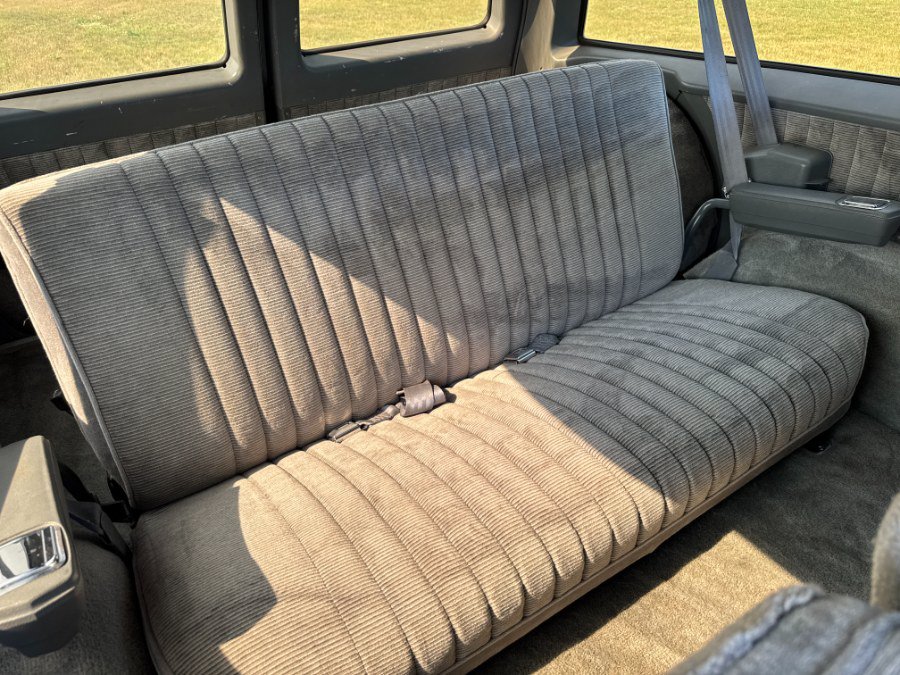 Used 1989 Chevrolet Suburban 4WD image 29