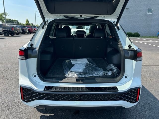 New 2026 Volkswagen Tiguan SE R-Line AWD/4WD image 15