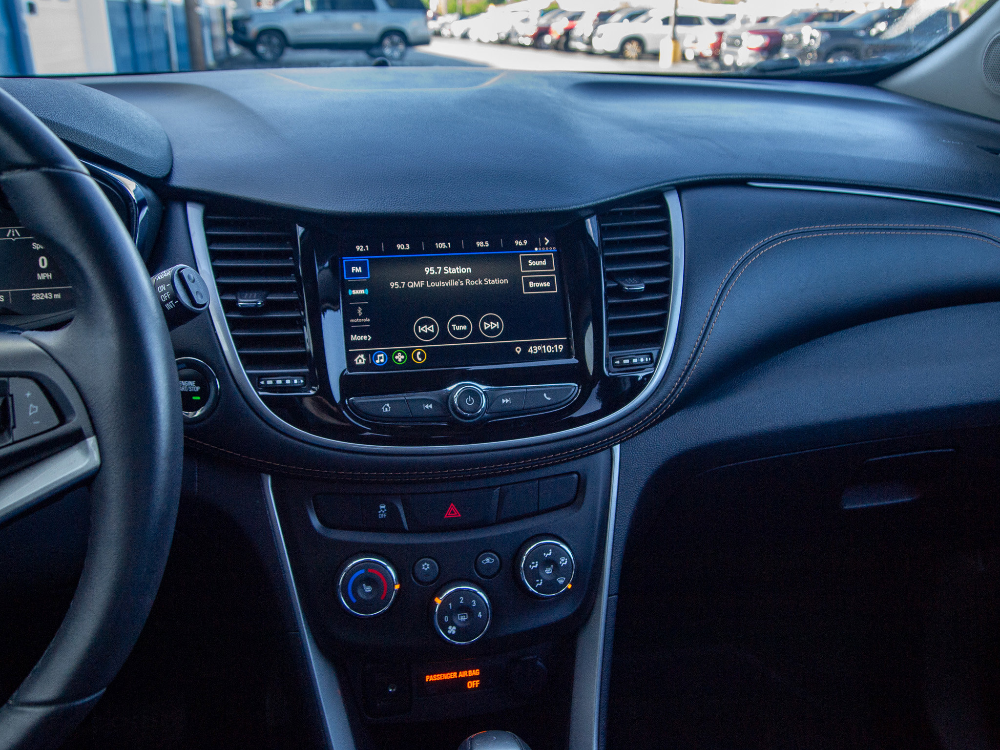 Used 2021 Chevrolet Trax LT w/ Sport Edition FWD image 16
