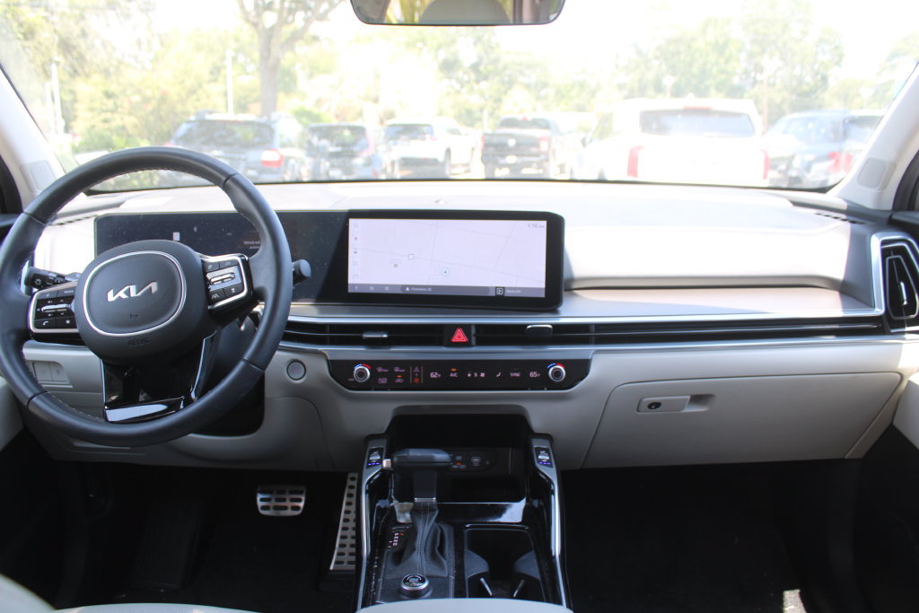 Certified 2024 Kia Sorento SX FWD image 25
