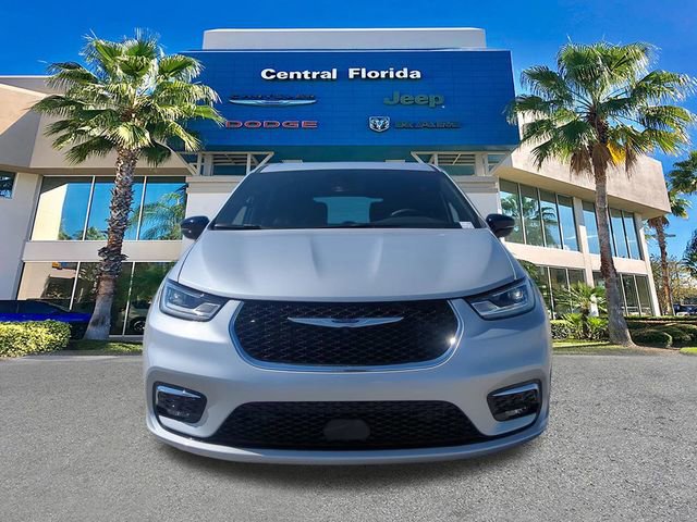 New 2026 Chrysler Pacifica Select image 3