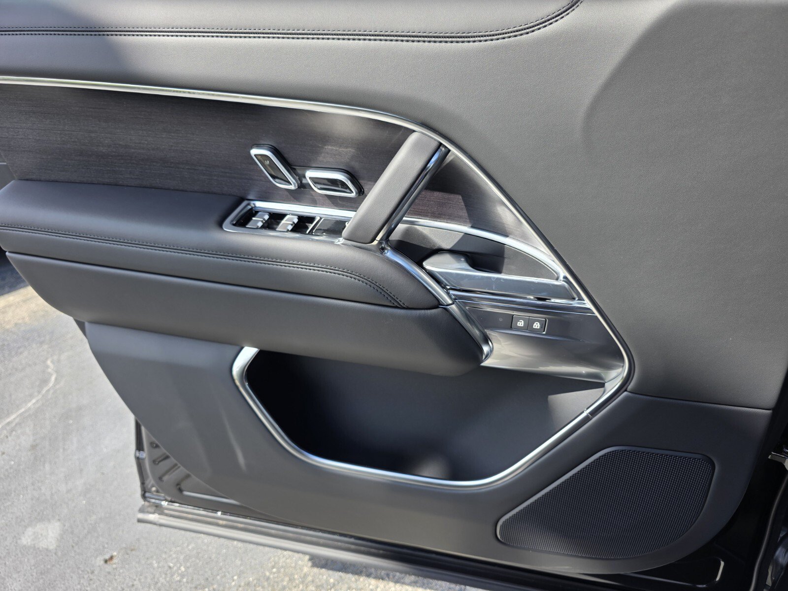 New 2027 Land Rover Range Rover SE AWD/4WD image 18