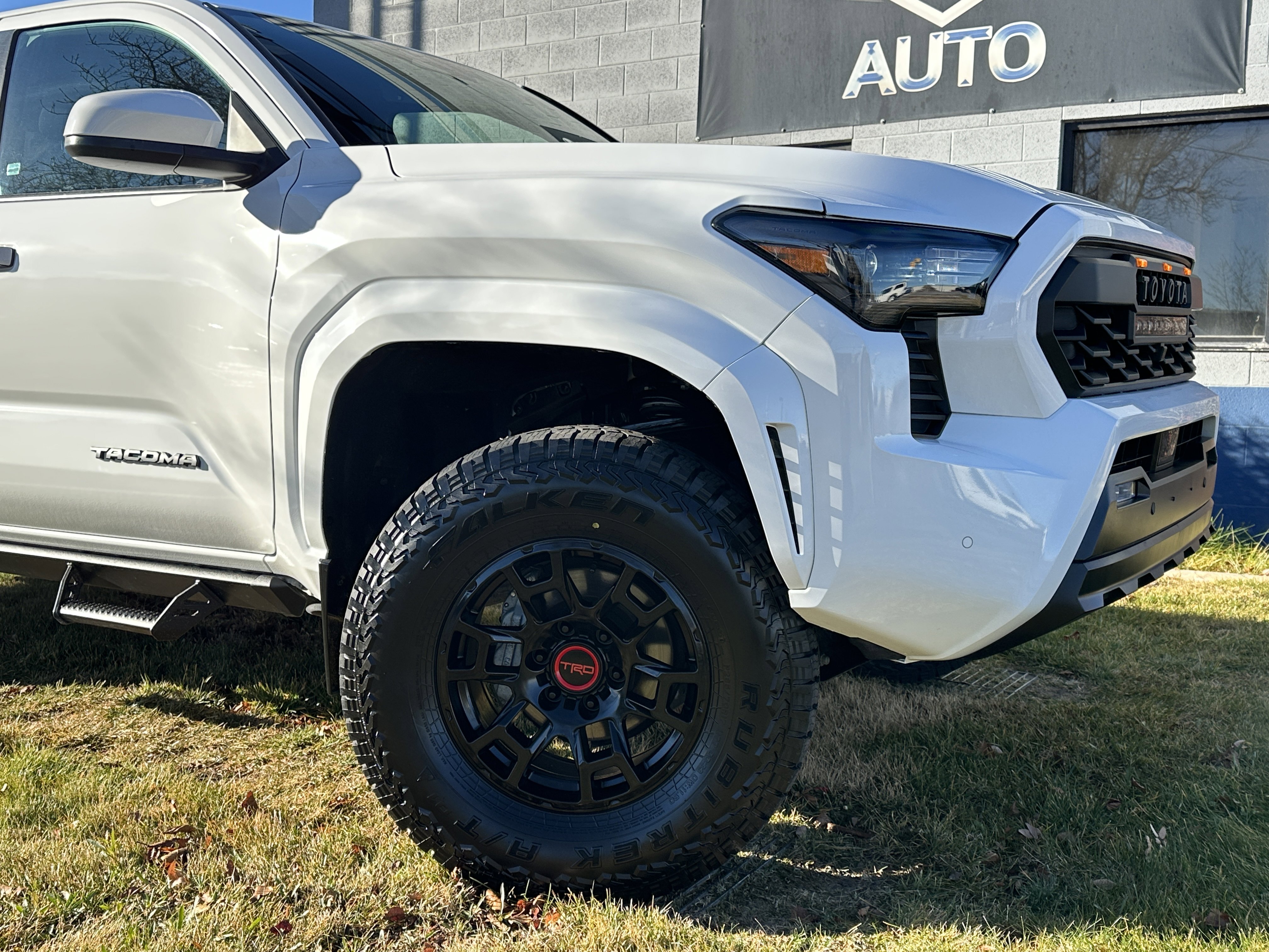 Used 2024 Toyota Tacoma SR5 image 3