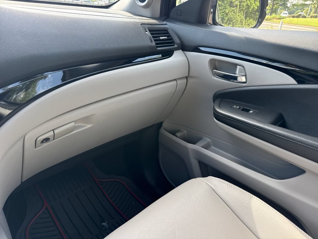 Used 2019 Honda Pilot Touring image 18