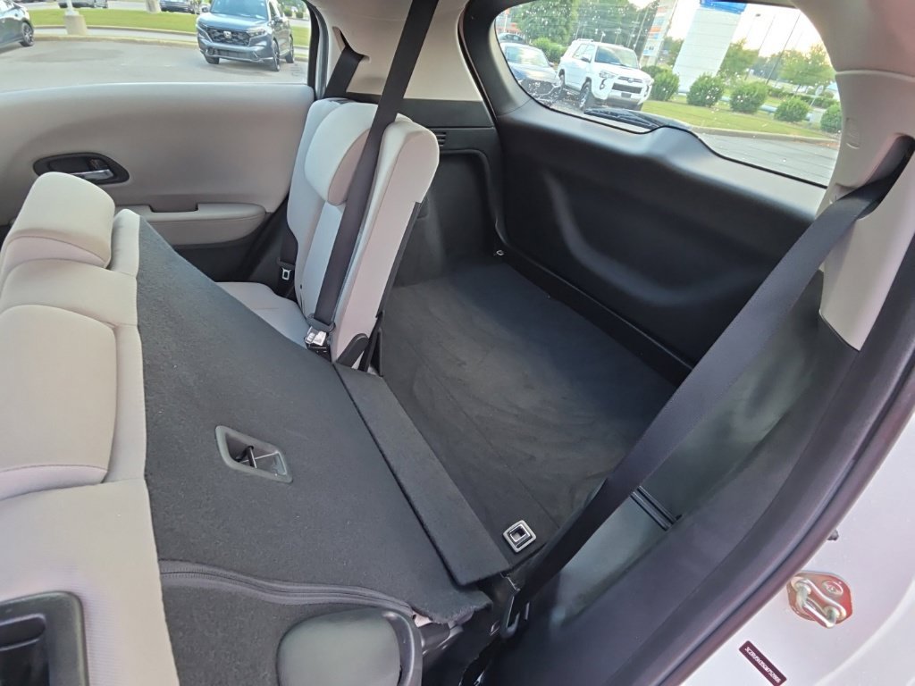 Used 2016 Honda HR-V LX image 21