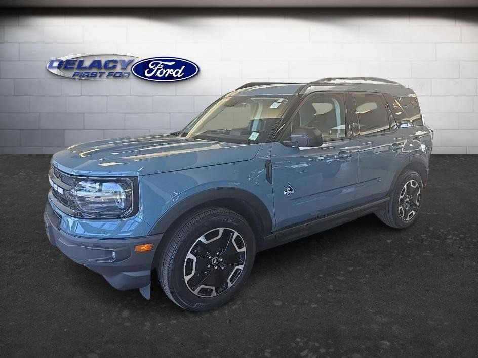 Used 2023 Ford Bronco Sport Outer Banks AWD/4WD image 2