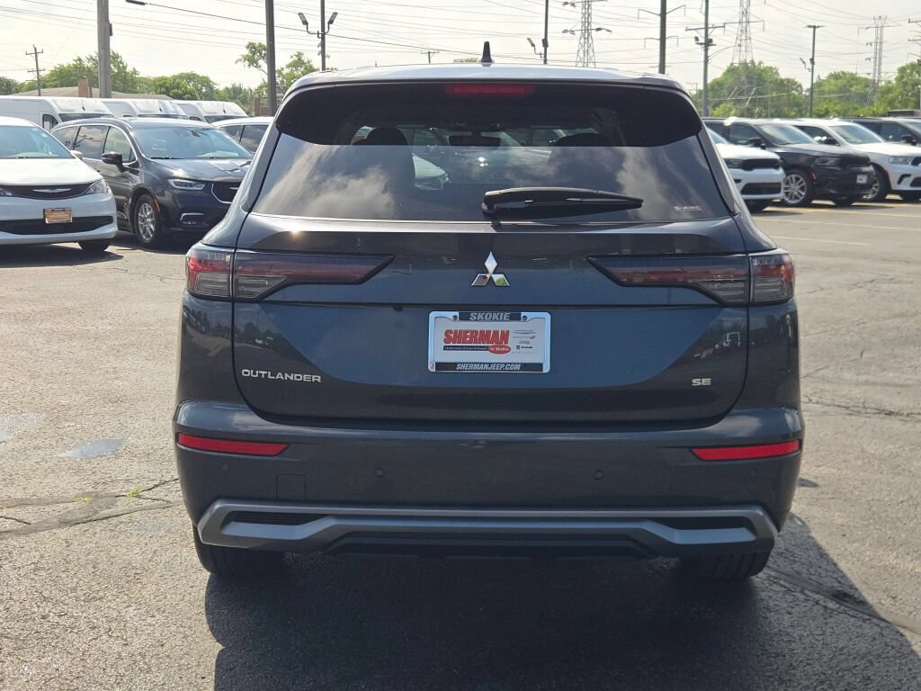 Used 2025 Mitsubishi Outlander SE AWD/4WD image 17