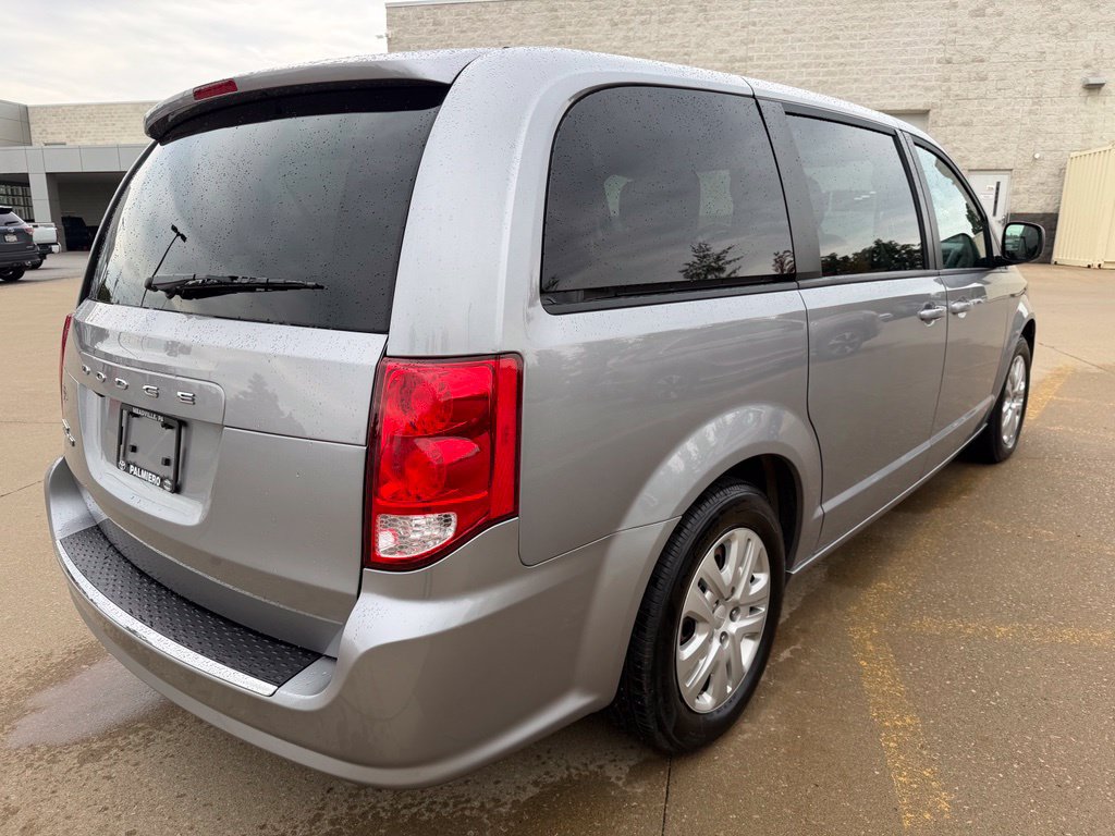 Used 2018 Dodge Grand Caravan SE FWD image 5