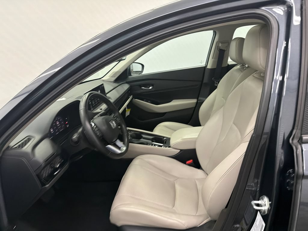 Used 2024 Honda Accord Touring image 9