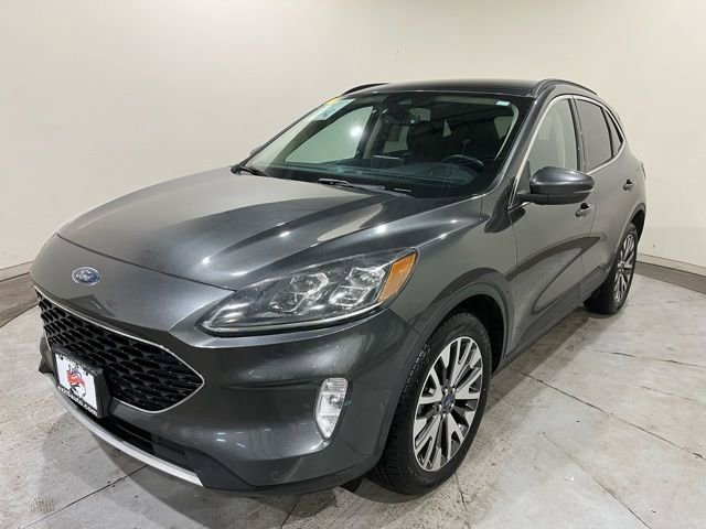 Used 2020 Ford Escape Titanium image 5