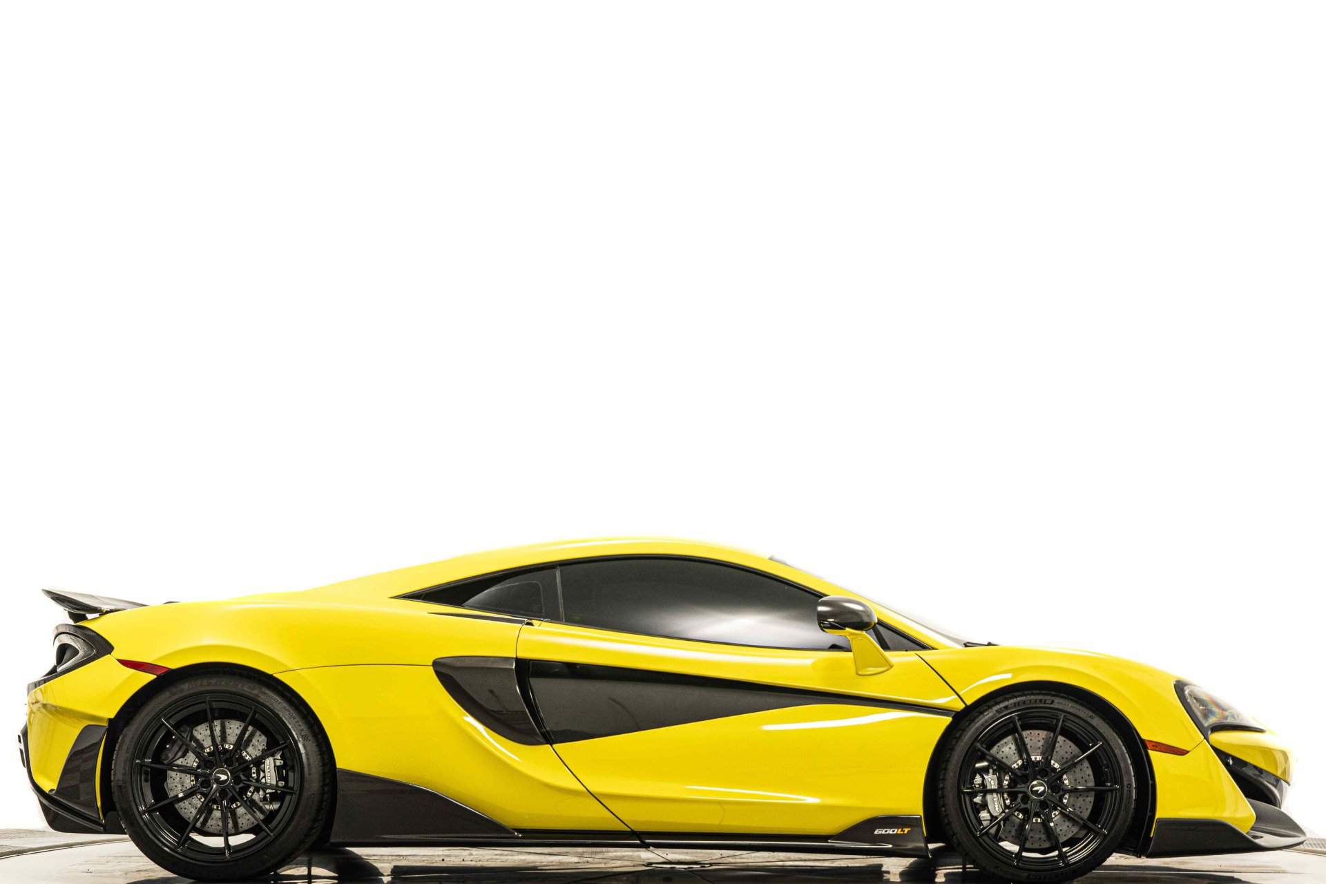Used 2019 McLaren 600LT RWD image 2