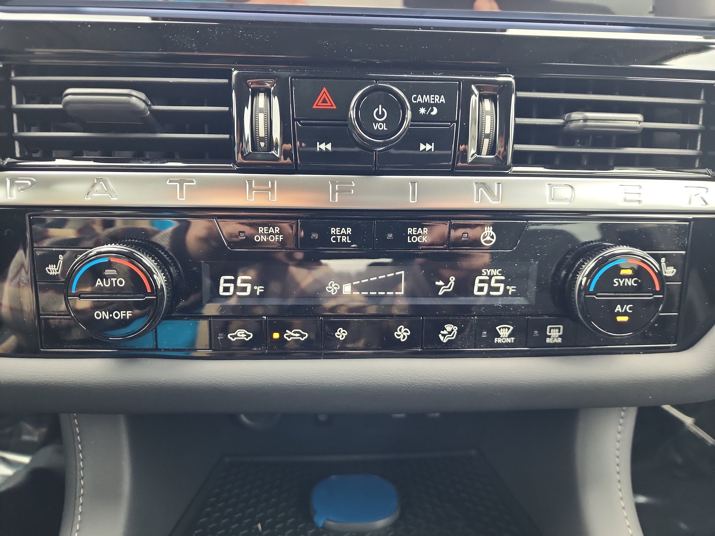 New 2026 Nissan Pathfinder SL AWD/4WD image 15