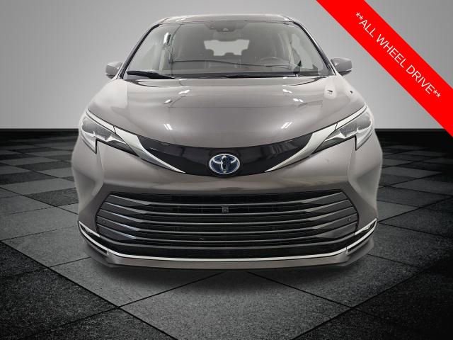 Used 2023 Toyota Sienna Platinum image 2