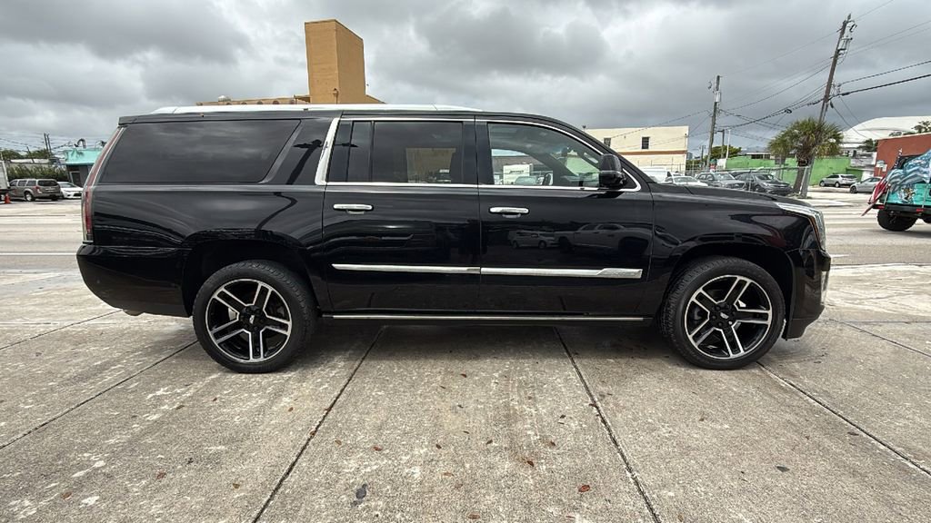 Used 2018 Cadillac Escalade ESV Platinum AWD/4WD image 16