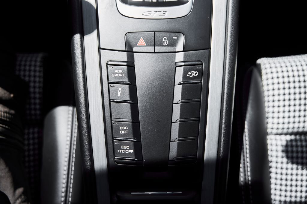 Used 2018 Porsche 911 GT3 RWD image 59