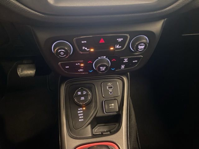 Used 2021 Jeep Compass Trailhawk AWD/4WD image 13