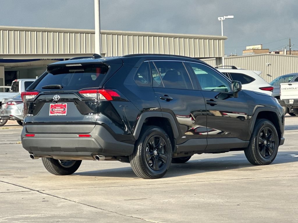 Certified 2025 Toyota RAV4 LE AWD/4WD image 6